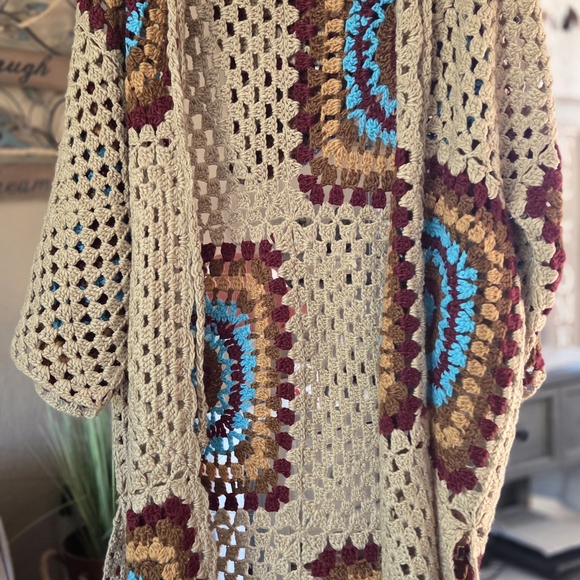 POL Crochet Hooded Poncho with Multicolor Pattern - Picture 5 of 9